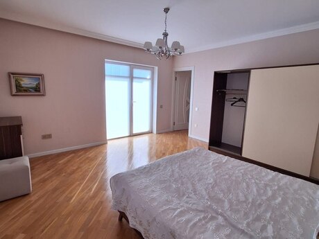 7 otaqlı həyət evi/bağ evi - Qaradağ r. - 300 m²