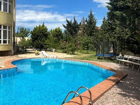 5 otaqlı həyət evi/bağ evi - Novxanı q. - 300 m²