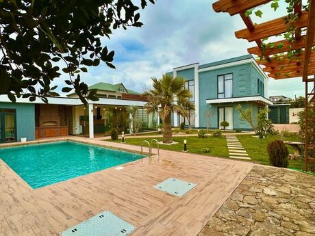 4 otaqlı həyət evi/bağ evi - Mərdəkan q. - 230 m²