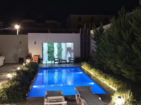 4 otaqlı həyət evi/bağ evi - Buzovna q. - 250 m²