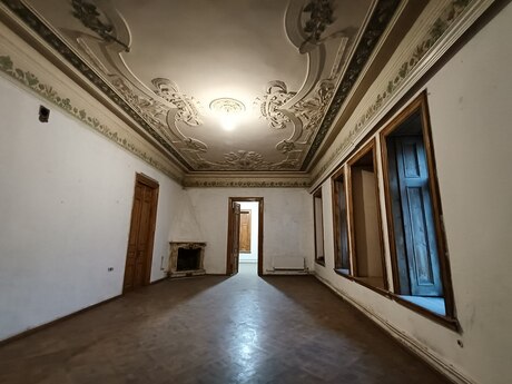 10 otaqlı köhnə tikili - Nizami m. - 414 m²