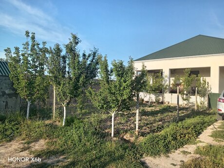 4 otaqlı həyət evi/bağ evi - Qala q. - 160 m²