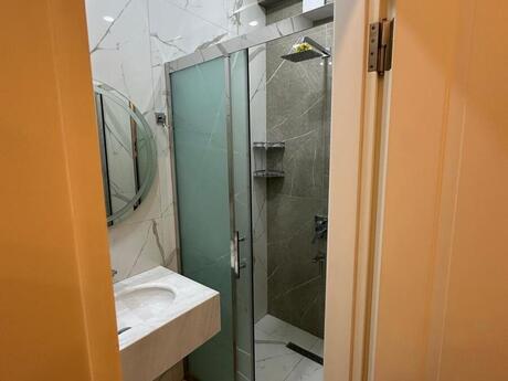 1 otaqlı yeni tikili - İnşaatçılar m. - 57 m²