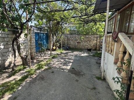 3 otaqlı həyət evi/bağ evi - Bakıxanov q. - 120 m²