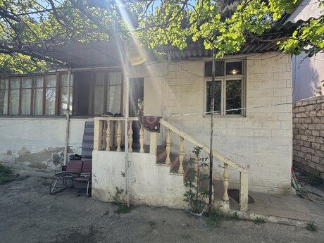 3 otaqlı həyət evi/bağ evi - Bakıxanov q. - 120 m²
