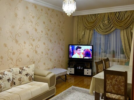 3 otaqlı köhnə tikili - Yeni Günəşli q. - 68 m²