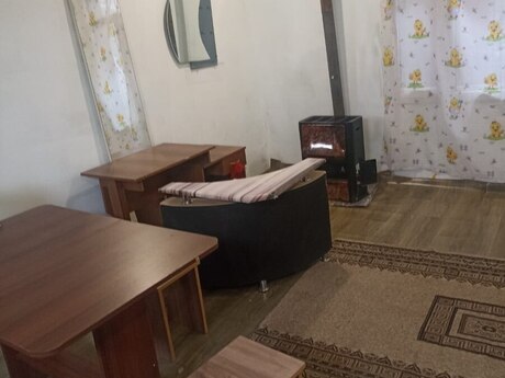 2 otaqlı həyət evi/bağ evi - Binəqədi r. - 40 m²