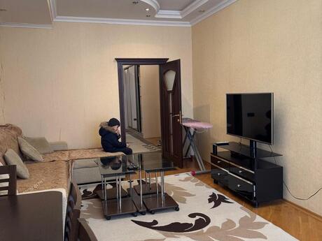 Elan №6118328 - Bakı, Şah İsmayıl Xətai m., 3 otaqlı, 135 m², 2/18 mərtəbə