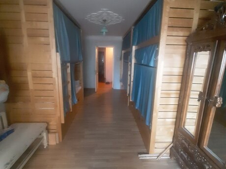 3 otaqlı köhnə tikili - 8-ci mikrorayon q. - 80 m²