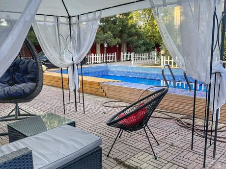 4 otaqlı həyət evi/bağ evi - Mərdəkan q. - 200 m²