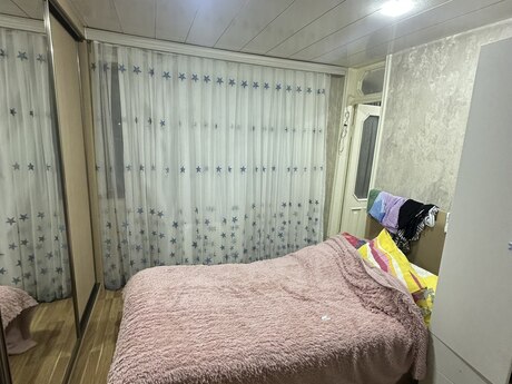 4 otaqlı köhnə tikili - Lökbatan q. - 80 m²