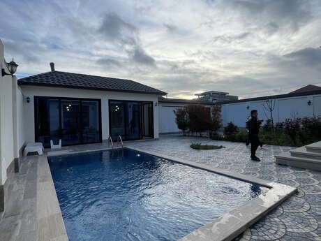 5 otaqlı həyət evi/bağ evi - Nardaran q. - 400 m²