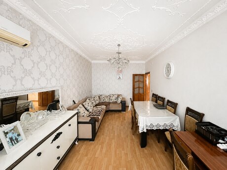 4 otaqlı köhnə tikili - 20 Yanvar m. - 110 m²