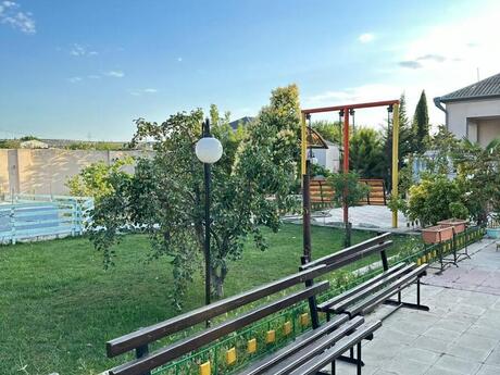 5 otaqlı həyət evi/bağ evi - Binəqədi q. - 200 m²