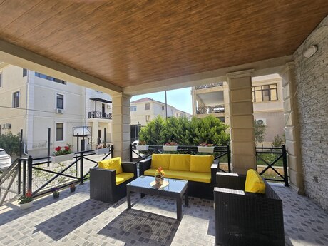 2 otaqlı həyət evi/bağ evi - Buzovna q. - 71 m²