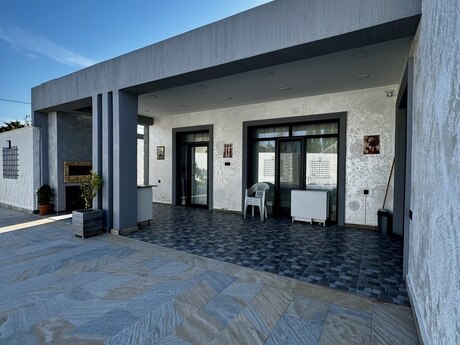 4 otaqlı həyət evi/bağ evi - Şüvəlan q. - 170 m²