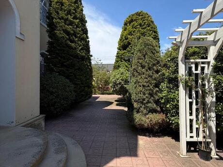 5 otaqlı həyət evi/bağ evi - Mərdəkan q. - 200 m²