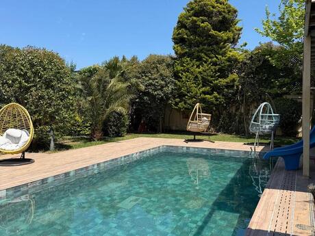 5 otaqlı həyət evi/bağ evi - Mərdəkan q. - 200 m²