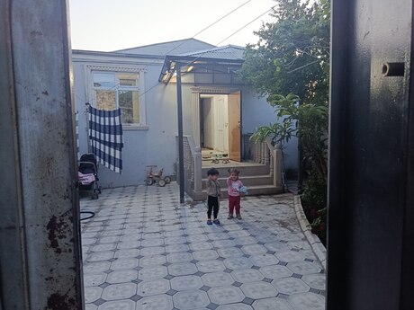 4 otaqlı həyət evi/bağ evi - Əhmədli m. - 110 m²