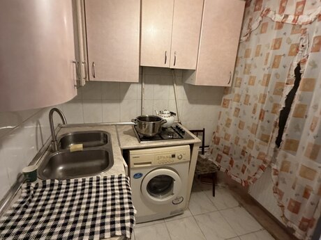 3 otaqlı köhnə tikili - Elmlər Akademiyası m. - 60 m²