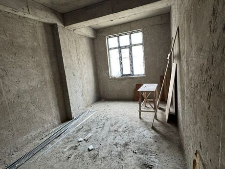 4 otaqlı yeni tikili - Bakıxanov q. - 129 m²