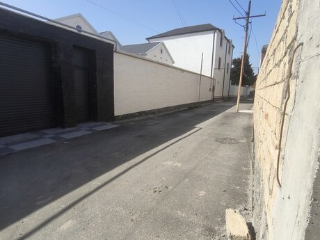 7 otaqlı həyət evi/bağ evi - Novxanı q. - 410 m²