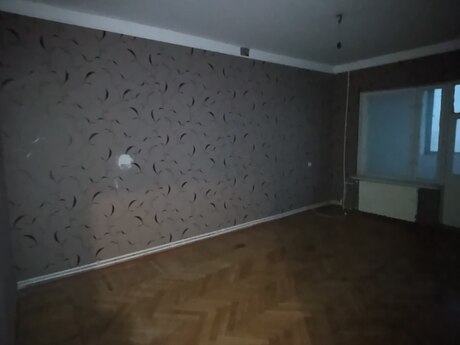 3 otaqlı köhnə tikili - Bakıxanov q. - 75 m²