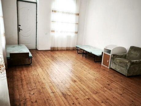 3 otaqlı həyət evi/bağ evi - İnşaatçılar m. - 100 m²