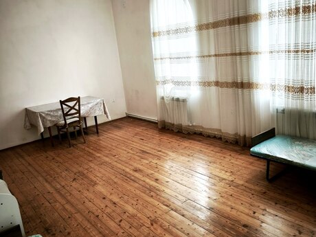3 otaqlı həyət evi/bağ evi - İnşaatçılar m. - 100 m²