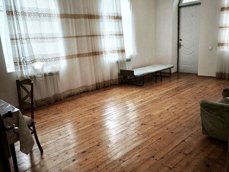 3 otaqlı həyət evi/bağ evi - İnşaatçılar m. - 100 m²