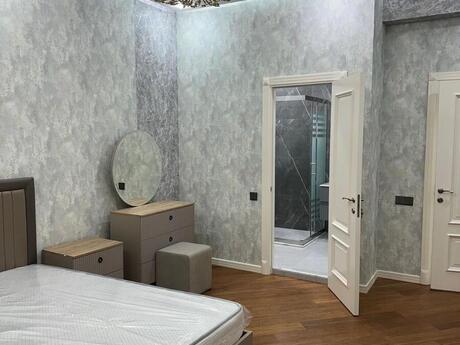 4 otaqlı yeni tikili - Şah İsmayıl Xətai m. - 170 m²
