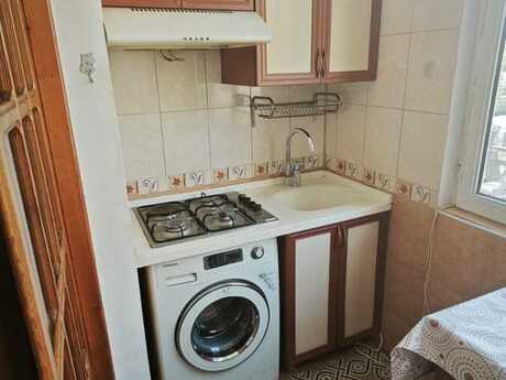 3 otaqlı köhnə tikili - Azadlıq Prospekti m. - 50 m²