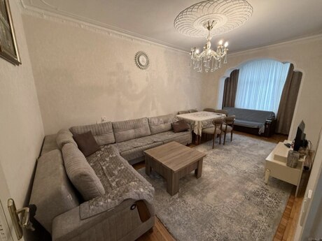 2 otaqlı köhnə tikili - Gənclik m. - 65 m²