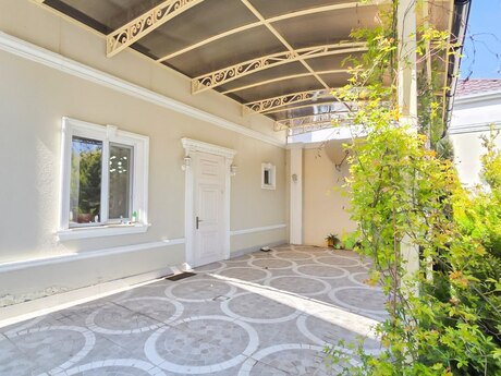 4 otaqlı həyət evi/bağ evi - Mərdəkan q. - 200 m²