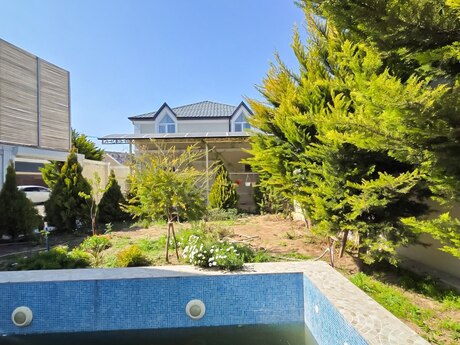 4 otaqlı həyət evi/bağ evi - Mərdəkan q. - 200 m²