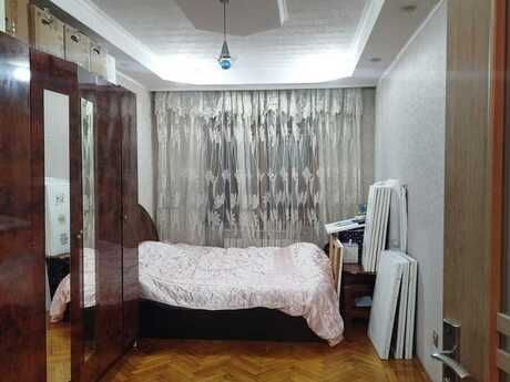 3 otaqlı köhnə tikili - Elmlər Akademiyası m. - 70 m²