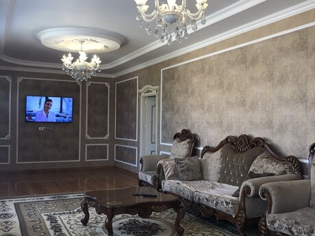 10 otaqlı həyət evi/bağ evi - Mehdiabad q. - 320 m²