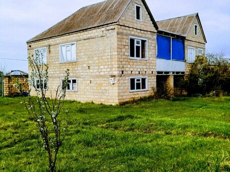 4 otaqlı həyət evi/bağ evi - Xaçmaz - 295 m²