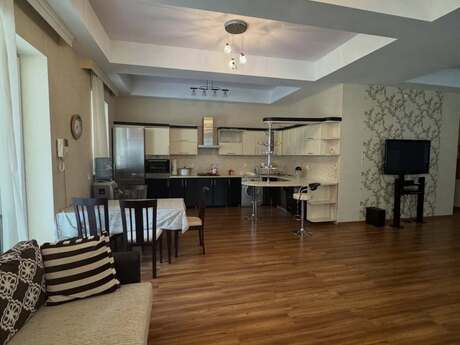 4-комн. дом/дача - пос. Мардакан - 198 м²