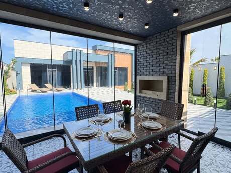 5 otaqlı həyət evi/bağ evi - Mərdəkan q. - 180 m²