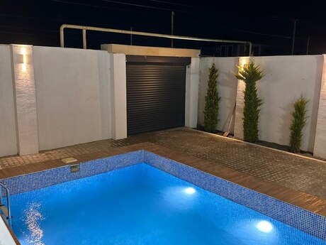 4 otaqlı həyət evi/bağ evi - Pirşağı q. - 180 m²