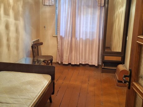 4 otaqlı köhnə tikili - 8-ci kilometr q. - 120 m²