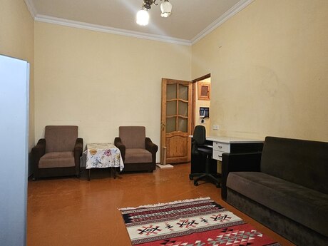 1 otaqlı köhnə tikili - Şah İsmayıl Xətai m. - 40 m²