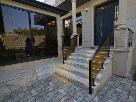 5 otaqlı həyət evi/bağ evi - Qaraçuxur q. - 220 m²