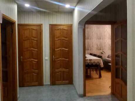 3 otaqlı köhnə tikili - Bakıxanov q. - 75 m²