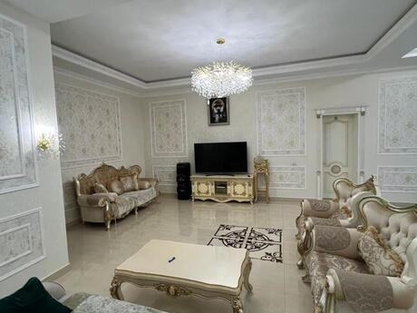 6 otaqlı həyət evi/bağ evi - Mərdəkan q. - 323 m²