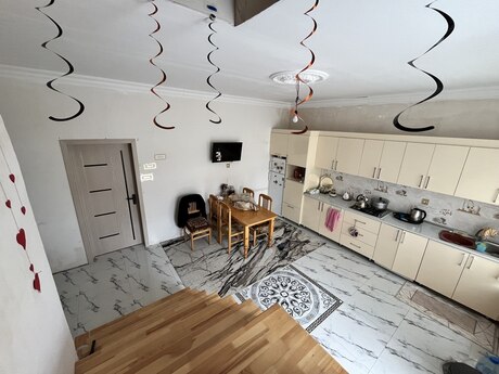 6-комн. дом/дача - пос. Ени Романы - 150 м²