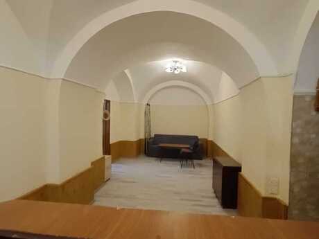 3 otaqlı köhnə tikili - İçəri Şəhər m. - 65 m²