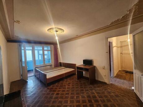 3 otaqlı köhnə tikili - Nəsimi r. - 85 m²