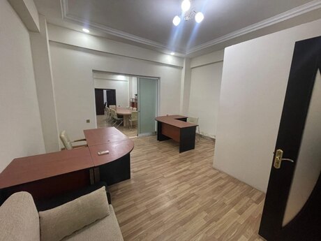 3-комн. офис - м. Шах Исмаил Хатаи - 100 м²